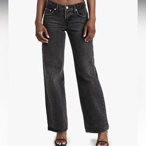 Levi’s loose straight- mid rise